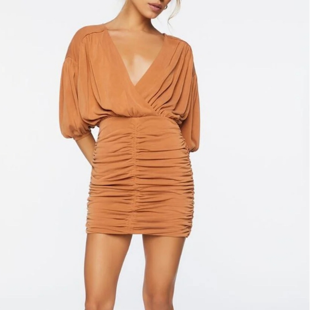 🛑 SOLD- F21 Plunging v-neckline ruched mini brown tan woven dress size medium